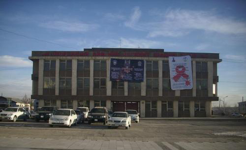 Хог дээр хаягдсан хөдөөгийн театр…